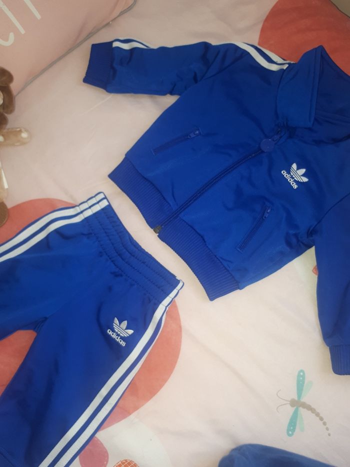 Ensemble Adidas - photo numéro 1