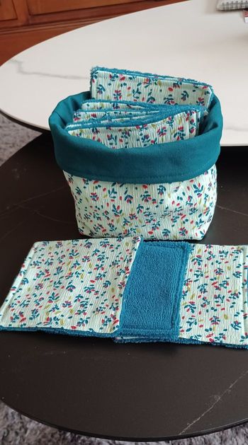 Paniere réversible avec 10 lingettes 12 x 12 cm