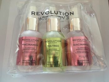Kit 3 spray visage Revolution neufs