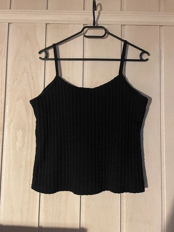 Haut court bretelle noir texturé - T46