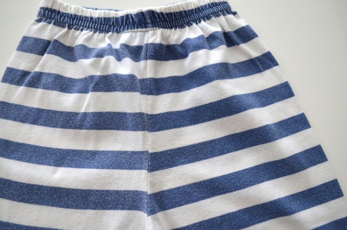 Short rayé bleu et blanc 12 mois - photo numéro 2