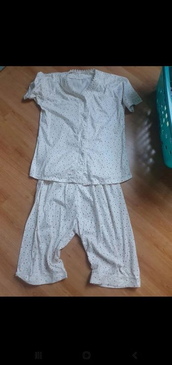 Pyjamas 2pieces comme neuf