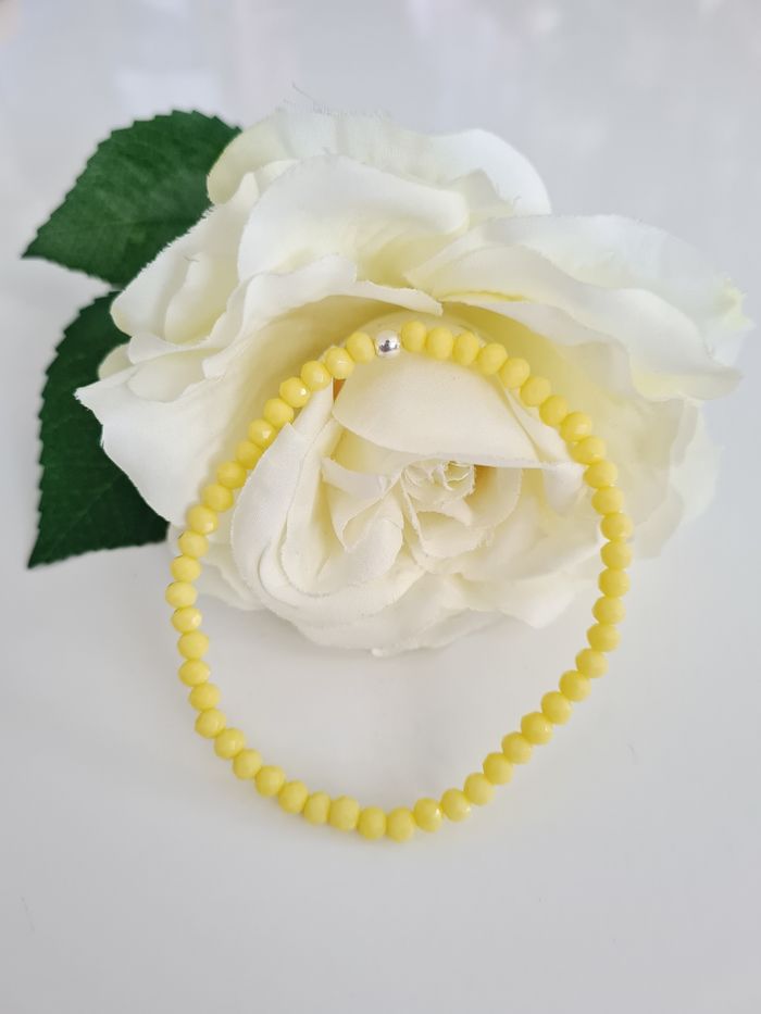 Bracelet jaune pâle