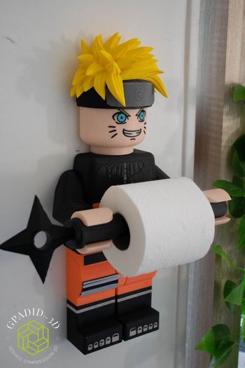 Dévidoir de papier toilette ou simple décoration murale dans un style lego naruto