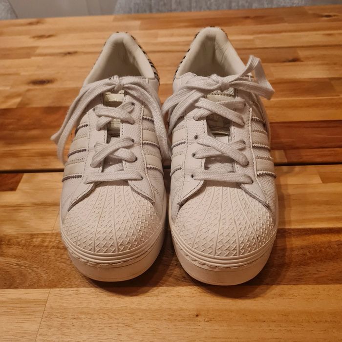 Superstar blanche zébrée 🦓 - photo numéro 2