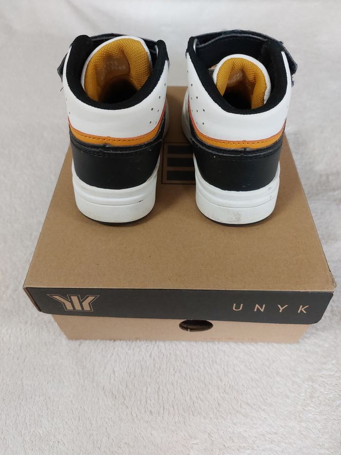 Baskets montantes taille 23 - photo numéro 3