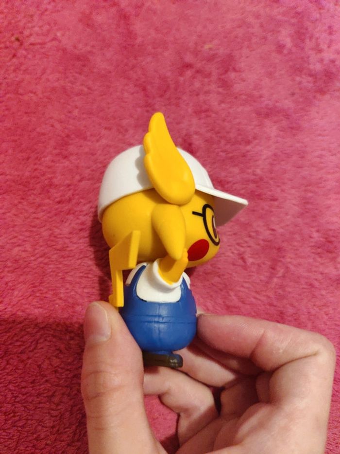 Petite figurine Pikachu - photo numéro 4