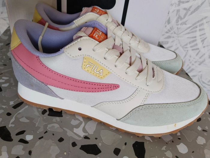 🚨 Promo 🚨 baskets neuves femme Fila pointure 38 - photo numéro 4
