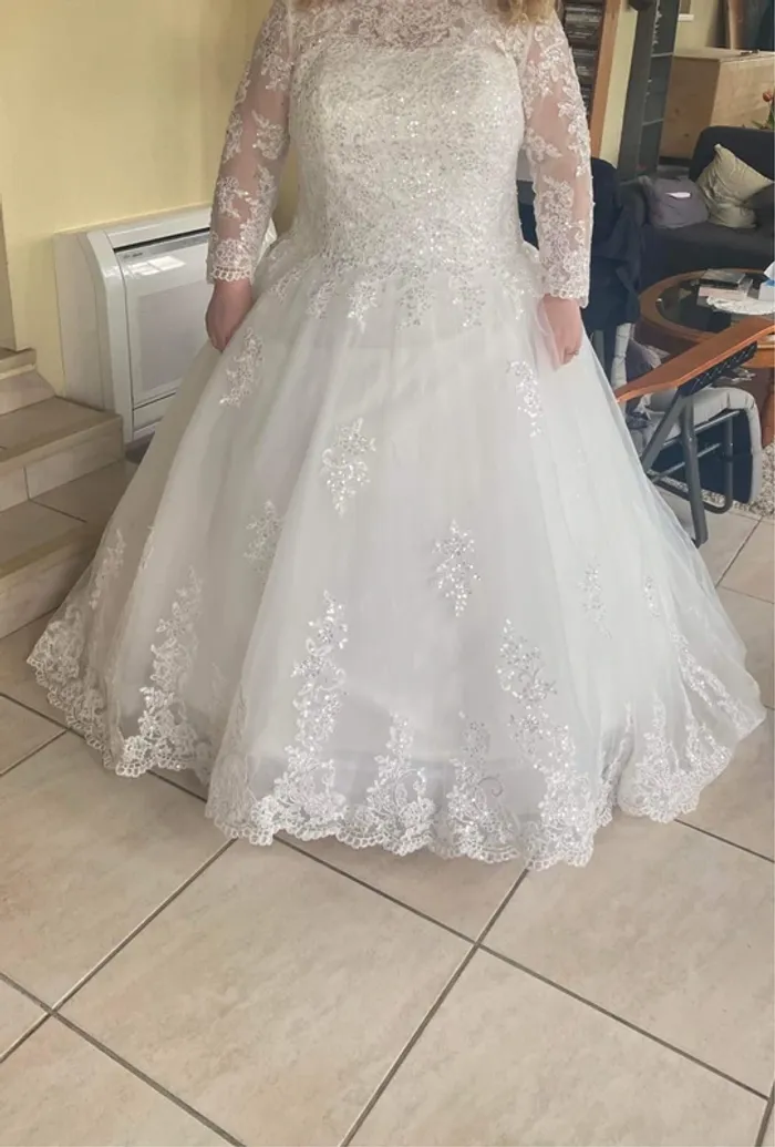 Robe de mariage neuve - photo numéro 2