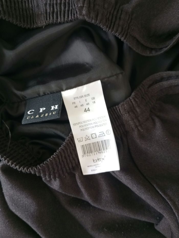 Jupe noire, taille 44, marque CPH Classic - photo numéro 3