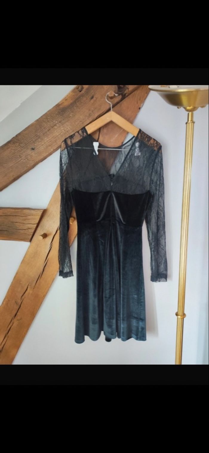 Robe noir de soirée habiller haut dentelle bas velour couleur noir taille 38 - photo numéro 2