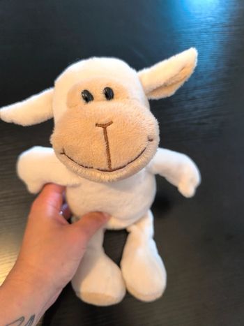 Peluche petit mouton