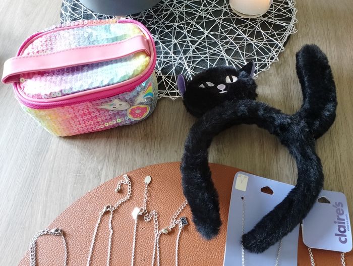 Petit lot de bijoux et accessoires Claire's - photo numéro 2