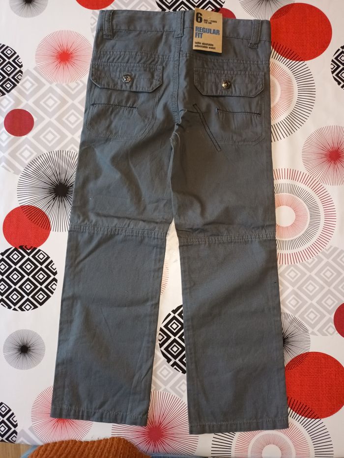 Pantalon 👦 taille 6 ans neuf 🏷