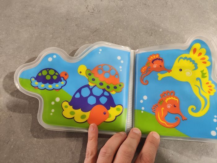 Lot de 4 livres plastifiés bébé – Thème animaux – Très bon état - photo numéro 10