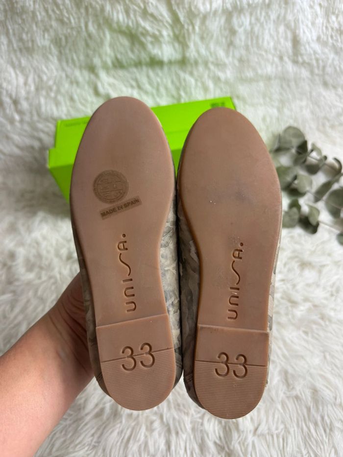 Paire de slipper Unisa taille 33 - photo numéro 5