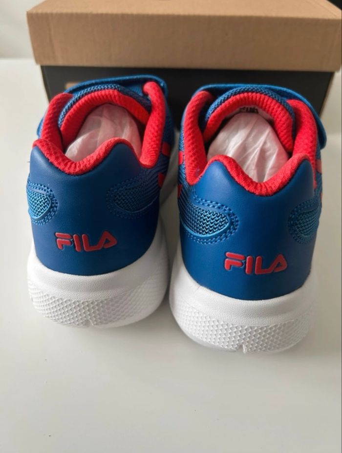 Baskets FILA enfant – Taille 35 – Neuf avec boîte - photo numéro 7
