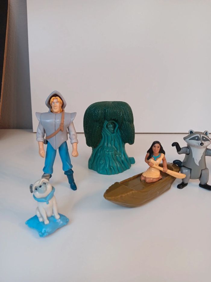 Lot grande figurines Disney vintage Pocahontas taille 12cm pour la plus grande - photo numéro 2
