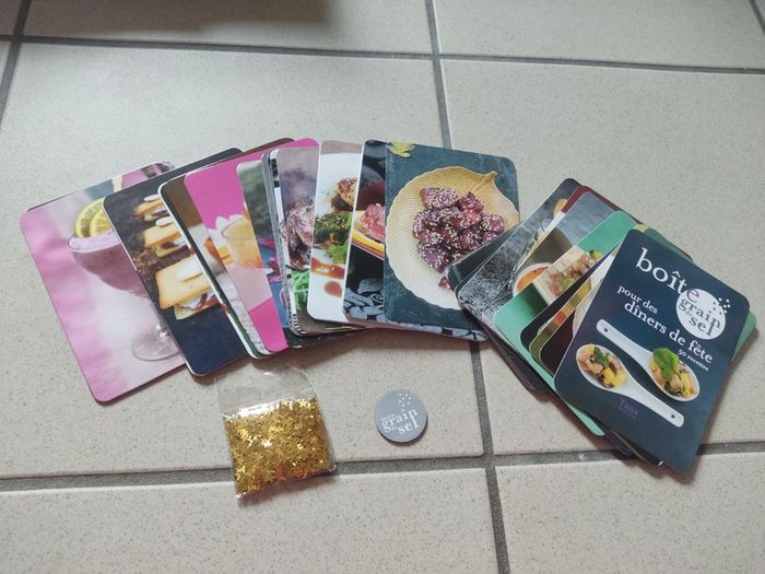 Petite boîte avec 50 recettes pour des dîners de fête - photo numéro 2