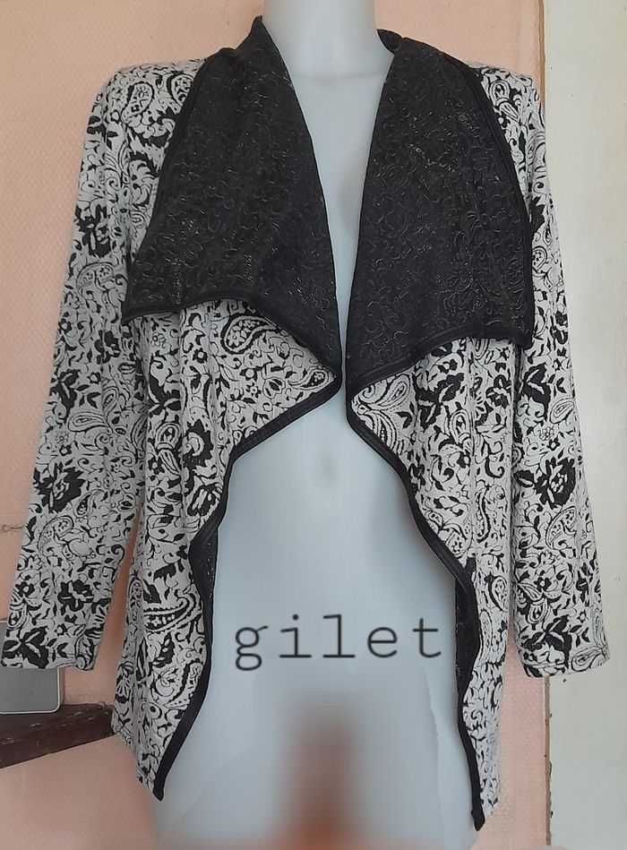 Ensembles robe avec gilet tul sur le dessus taille M - photo numéro 3