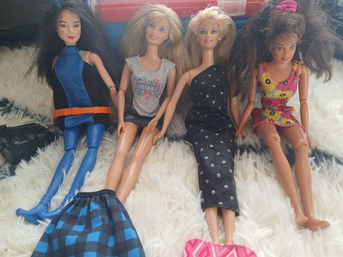 Lot barbies mattel