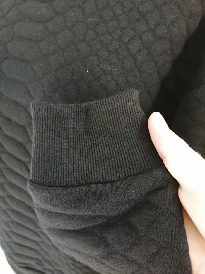 Sweat noir effet piton en relief / by swan paris / (L) - photo numéro 4