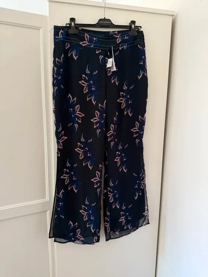 Superbe pantalon fluide fleuri jambes larges neuf avec étiquette Miss Captain Trend 🌸 42 - photo numéro 2