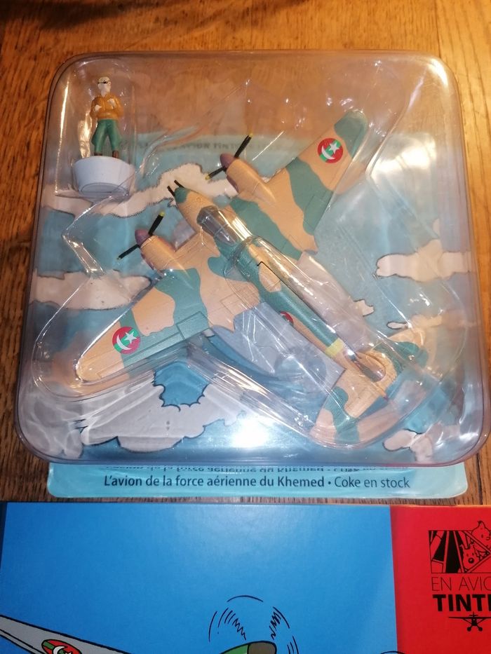 Tintin Avion N10 l avion de la force aérienne du Khemed - photo numéro 2