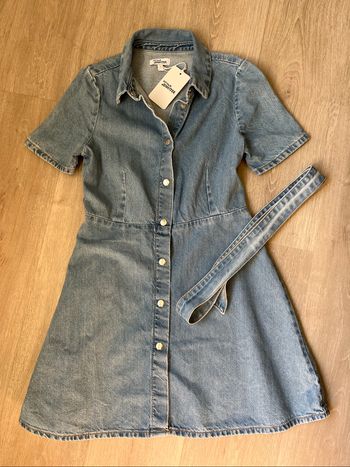 Robe en jean avec ceinture