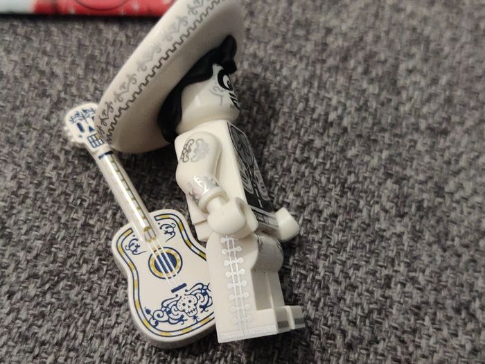 Minifig Lego Ernesto de la Cruz - Coco - Series Disney 100 - Complet - coldis100-10 dis101 - photo numéro 10