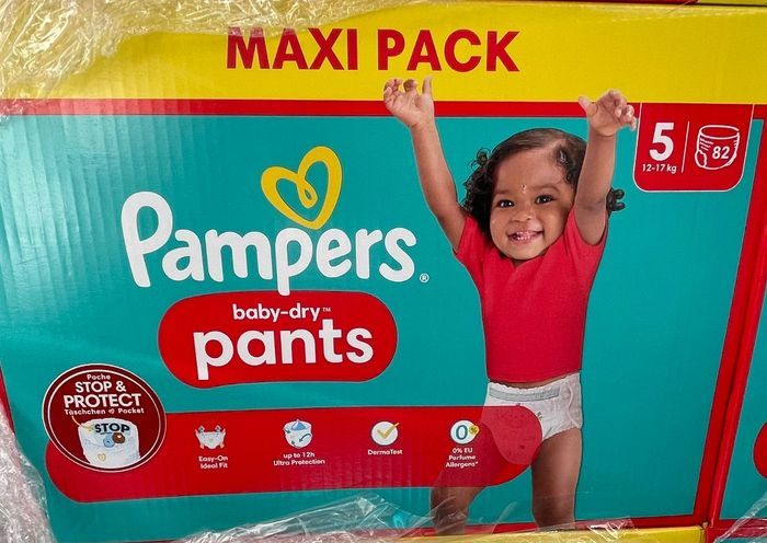 Lot de 82 Couches Pampers Baby Dry Pants 12- 17 KG Taille 5 Neuf