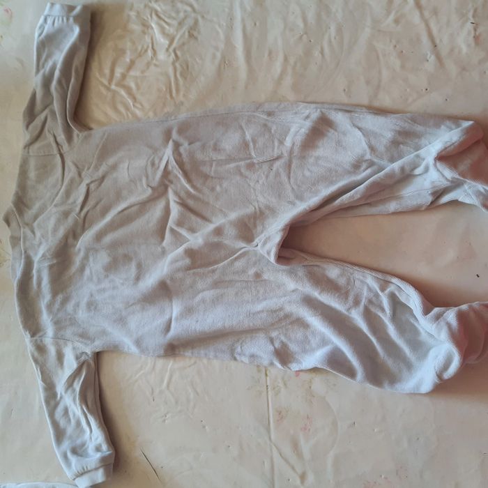 4 pyjamas 12 mois - photo numéro 8