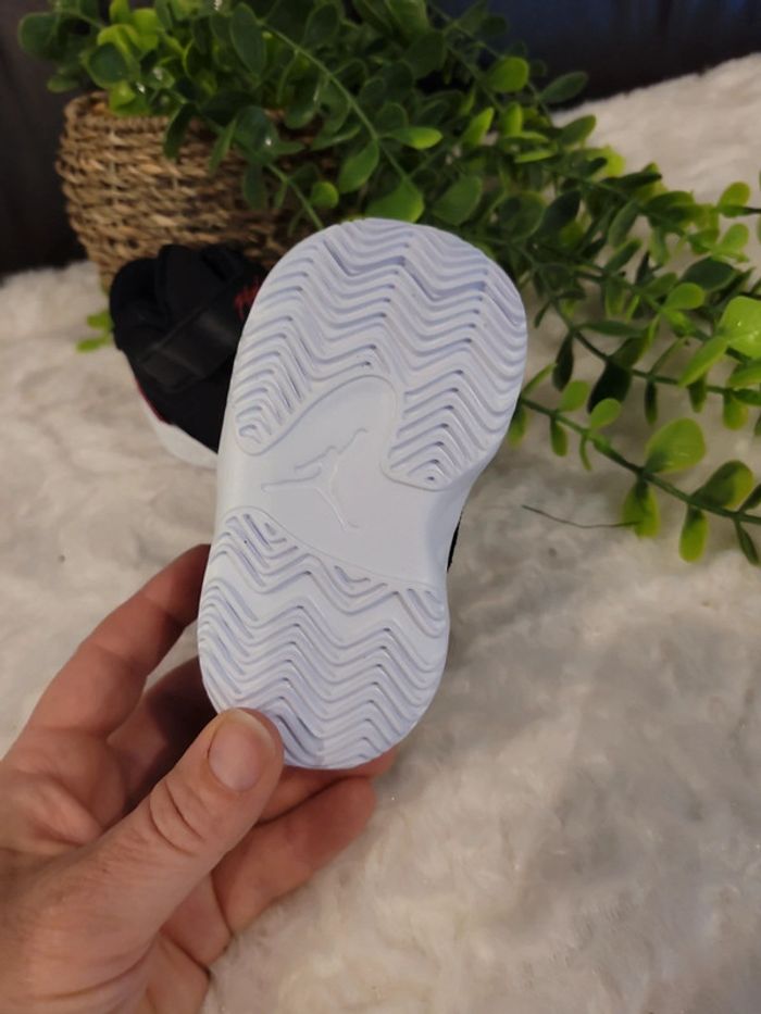 Baskets jordan Max 4 neuve - photo numéro 3