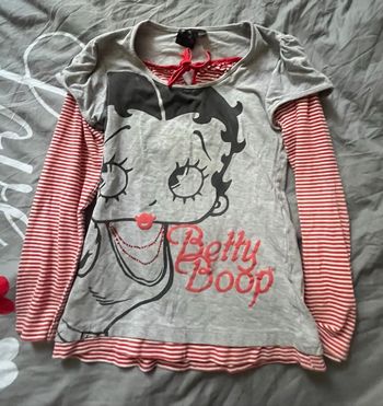 T shirt fille Betty Boop en bon état fille à partir de 10 ans