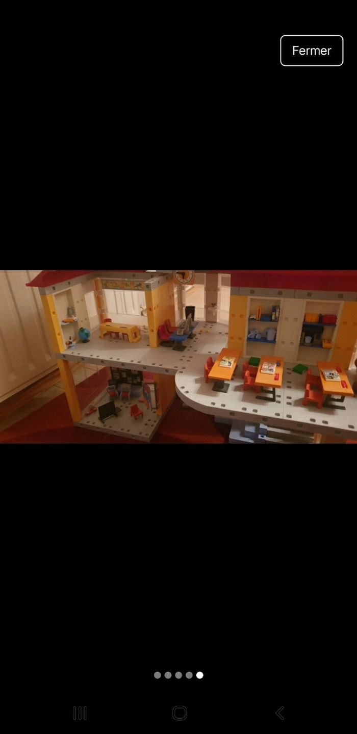 Ecole playmobil + camping car