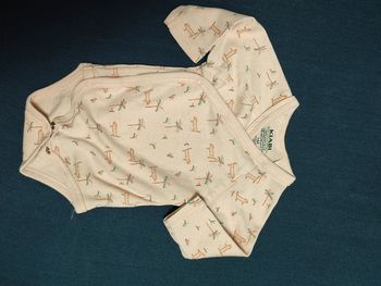 Body croisé cache coeur Kiabi eco conception 1 mois