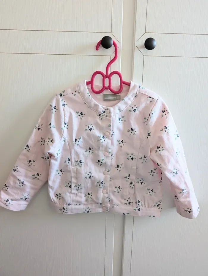 Veste rose a fleurs 2 ans