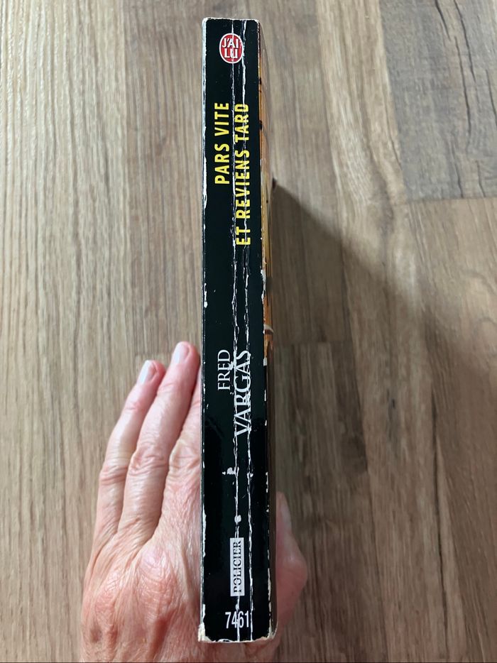 Livre de poche-Fred Vargas-Pars vite et reviens tard - photo numéro 2