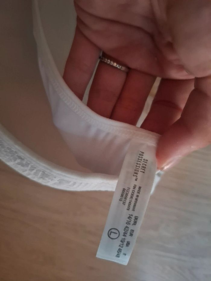 Top court blanc taille L jamais porté sans manche - photo numéro 2