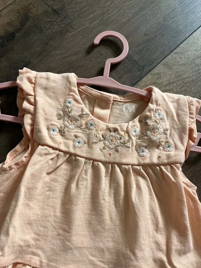 Robe C&A neuve 3-6 mois - photo numéro 2