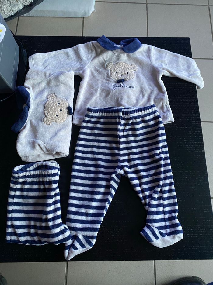 2 pyjamas deux pièces  3-6mois