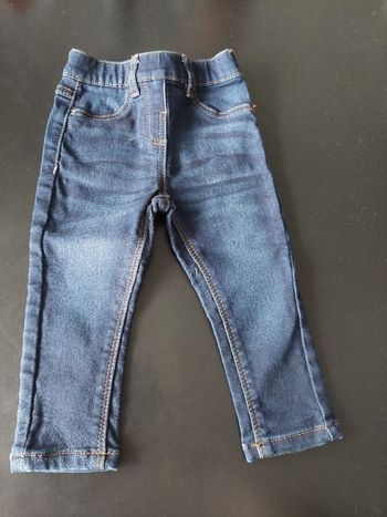 Jean serré fille 18mois