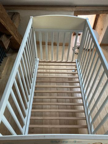 Lit bébé Winnie l’ourson + matelas + accessoires