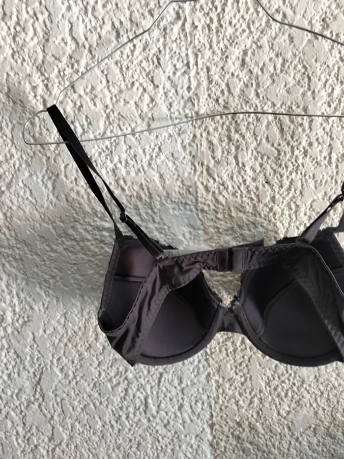 Soutien gorge rembourré neuf noir T 90 - photo numéro 5