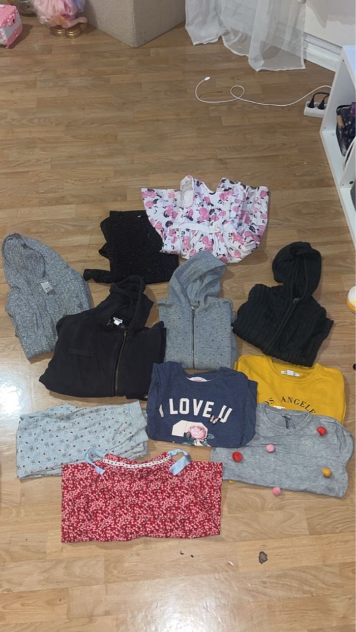 Lots vêtement 8 ans - photo numéro 2