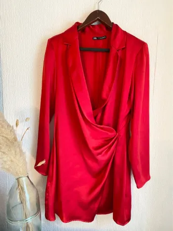 Robe satin rouge Zara taille L 40