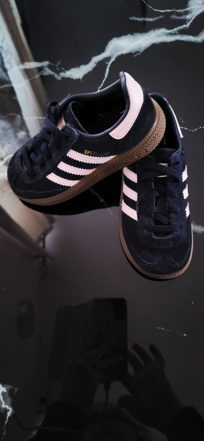 Basket ADIDAS à scratch - photo numéro 2