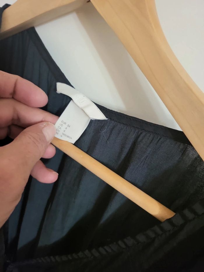 Jolie robe satinee - photo numéro 3