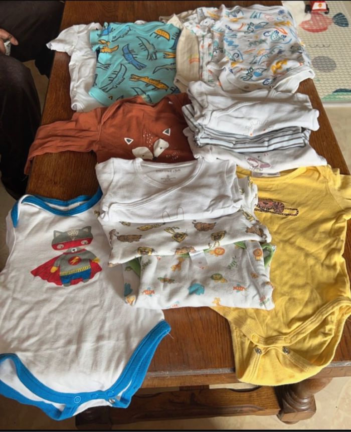 Lot 14 bodies 6 mois - photo numéro 4