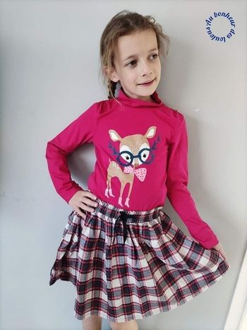 8 ans teeshirt  dpam et jupe tape a l'oeil